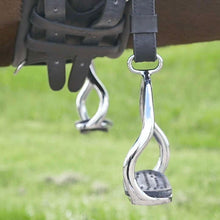 Indlæs billede til gallerivisning Sikkerhedsstigbøjler i s-form og rustfrit stål fra Draupnir rideudstyr til islænder rytteren - steinless steel s-shape safety stirrups from Draupnir horse equipement for Icelandic horse riders
